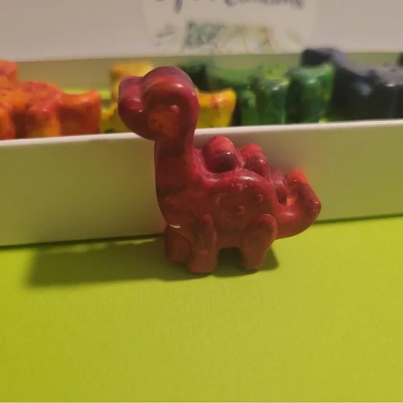 COPY - New Handmade Dinosaur (3 options) Speckled Rainbow Crayons With Gift Box - Picture 3 of 8